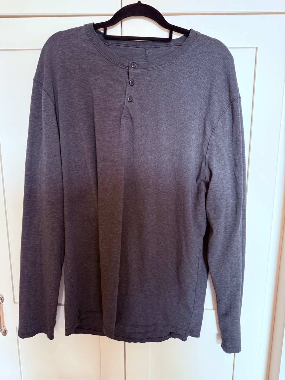 Lulu Lemon Men's XL Long Sleeve Henley Shirt - Gray
